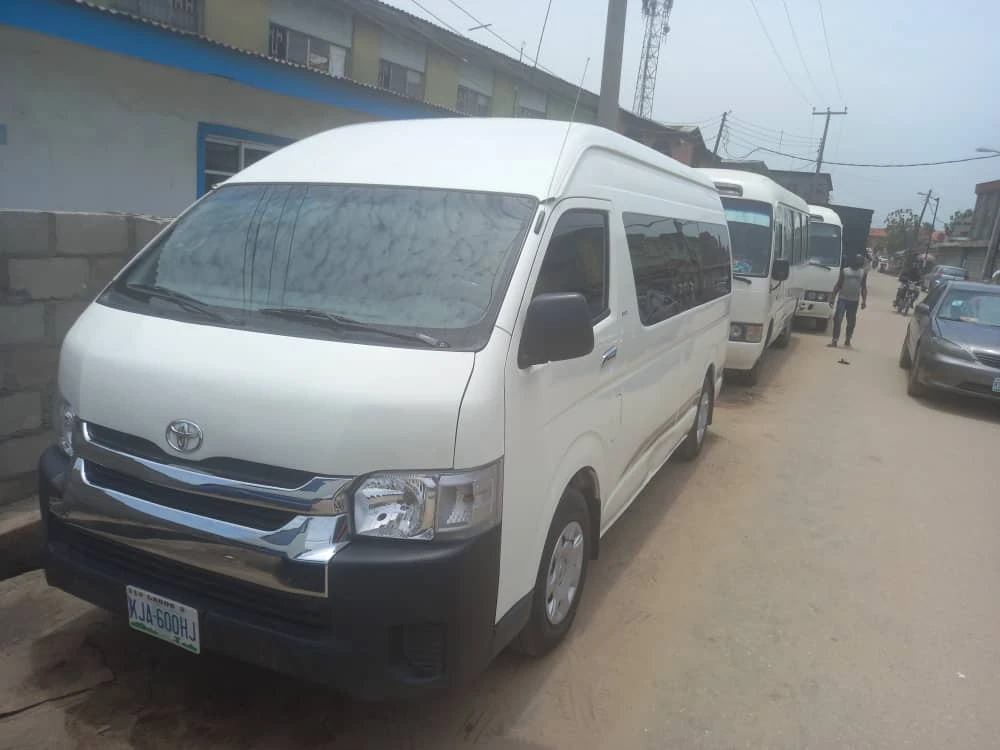 Toyota Hiace 2015